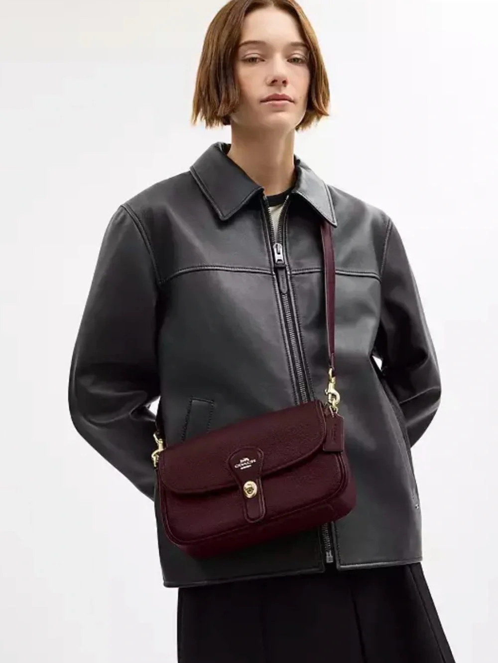 ♥️Coach NWT Dark Wine Leather Hadley Turnlock Shoulder Bag with Gold Hardware